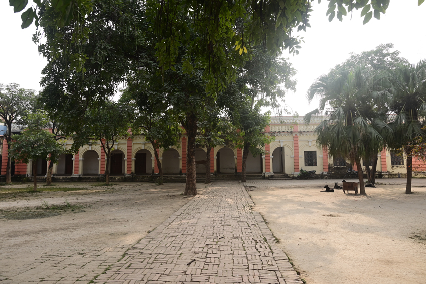 Tilak dhari College