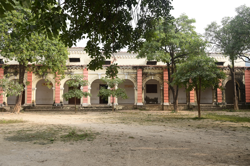 Tilak dhari College