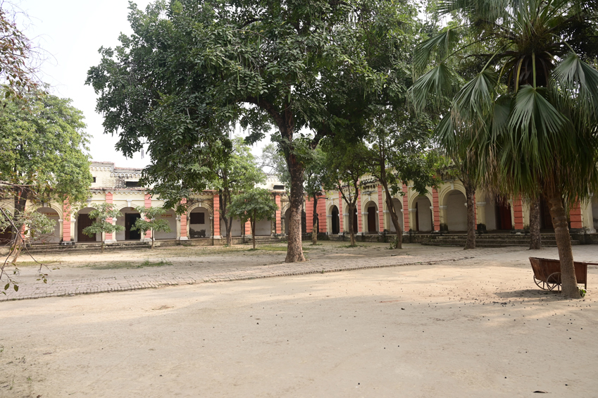 Tilak dhari College