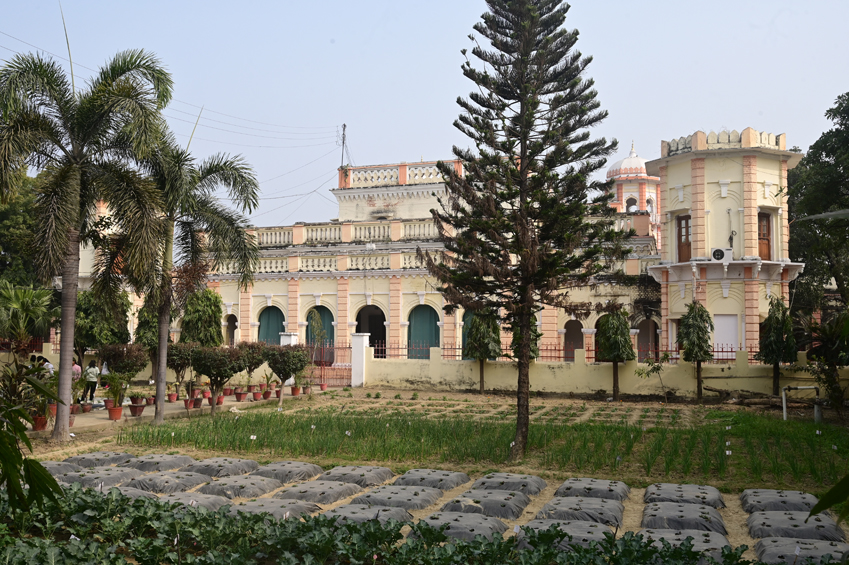 Tilak dhari College