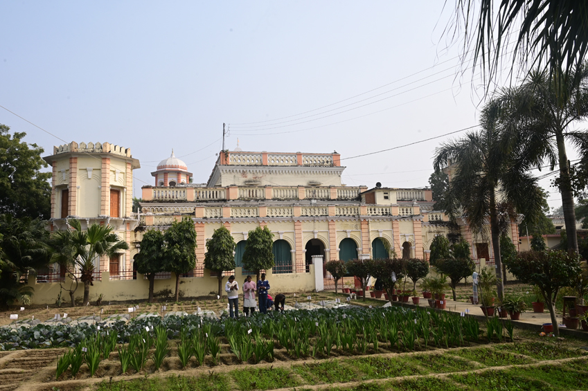 Tilak dhari College