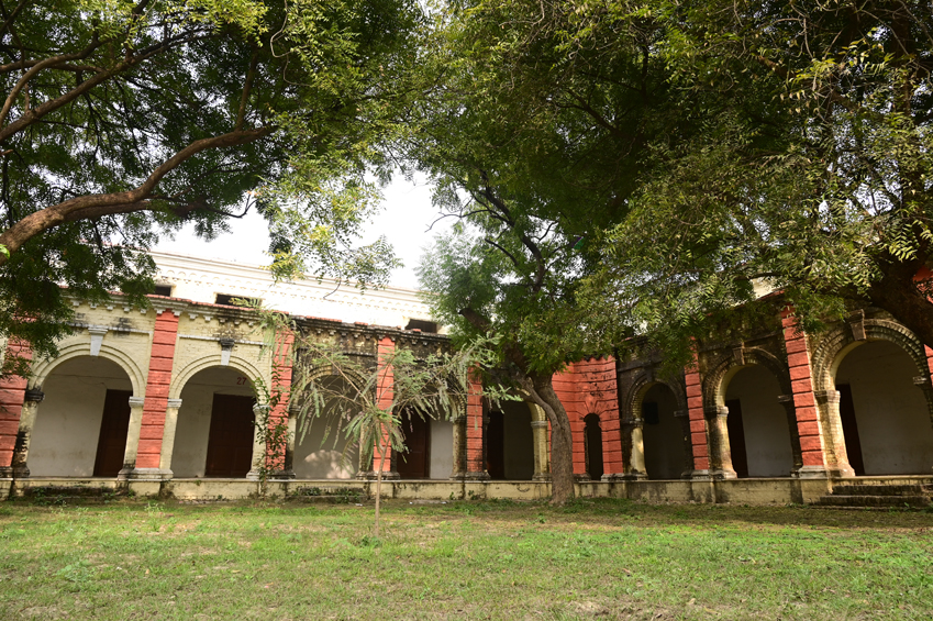 Tilak dhari College