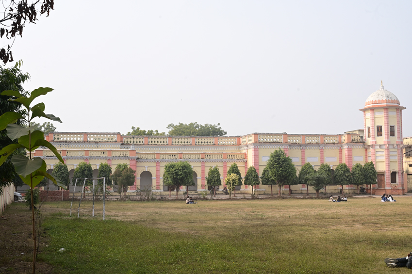 Tilak dhari College